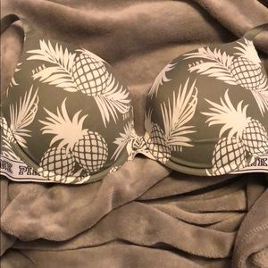 PINK Victoria’s Secret Push-Up Bra